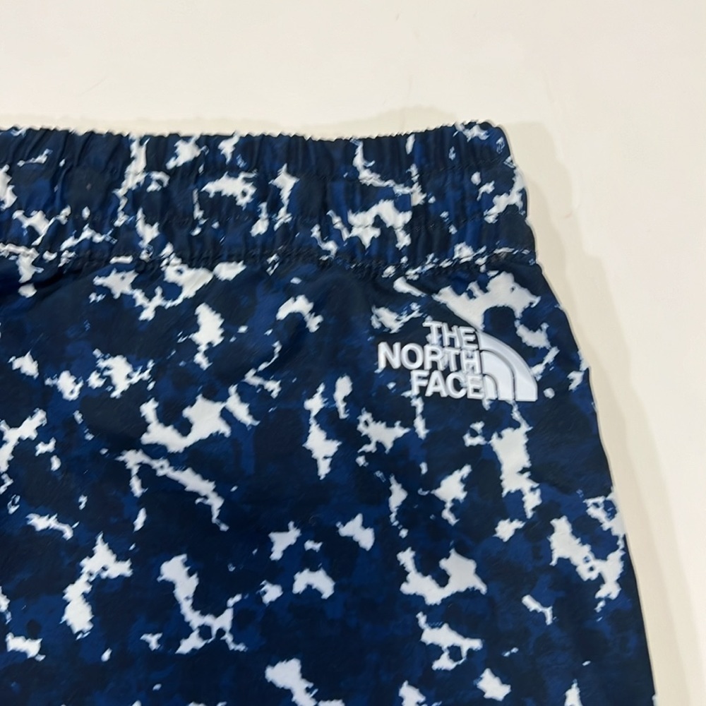 The North Face - navy/black/white athletic shorts‎ - Picture 3 of 7